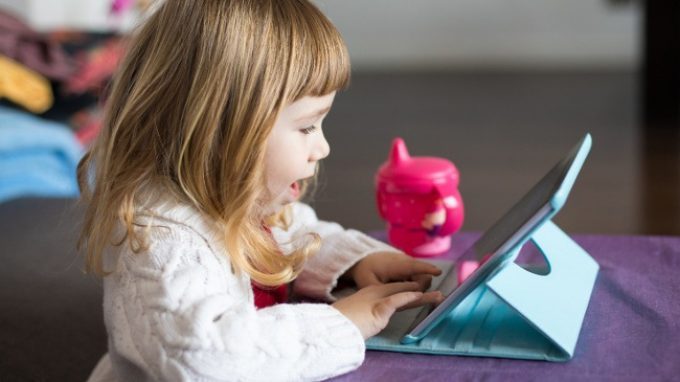 Bambini-tecnologie